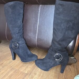 Ocasion Black Heeled Boots with Buckle